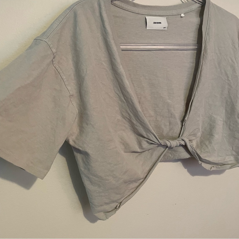 Joah Brown twist front cropped t shirt - Picture 6 of 8